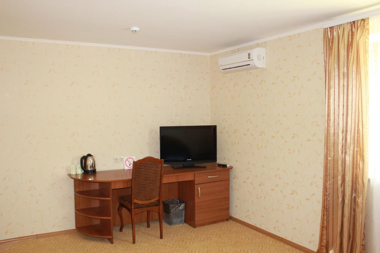 Hotel Вілія Lomacineţi Exterior foto